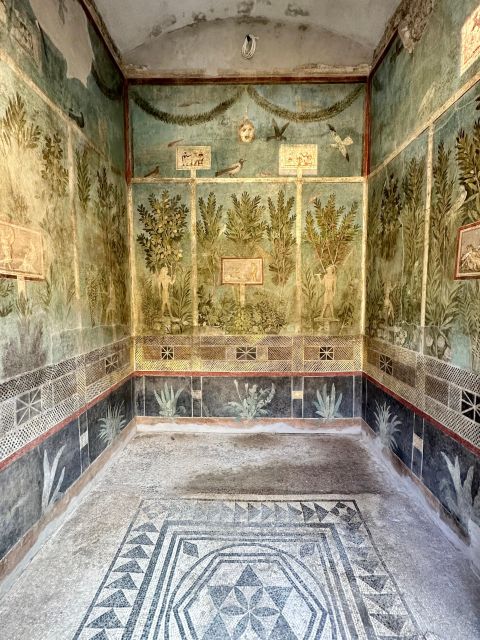 Pompeii All-Inclusive: Explore New and Old City With a Guide - Included and Excluded
