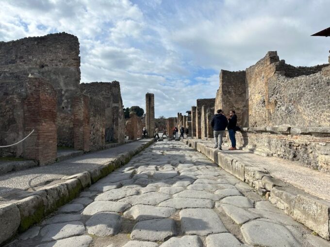 Pompeii All-Inclusive: Explore New and Old City With a Guide - Private Group Option