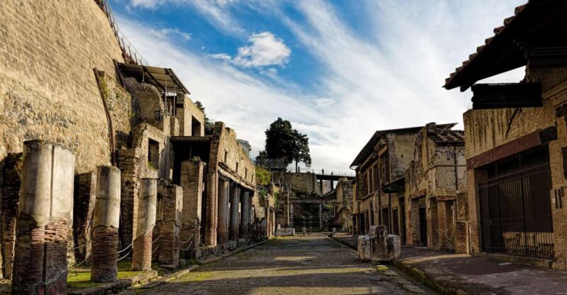 Pompeii and Herculaneum Tour - Historical Significance
