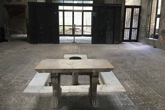 Pompeii and Herculaneum With Archaeologist, Small Group of 10!!! - Accessibility and Participation