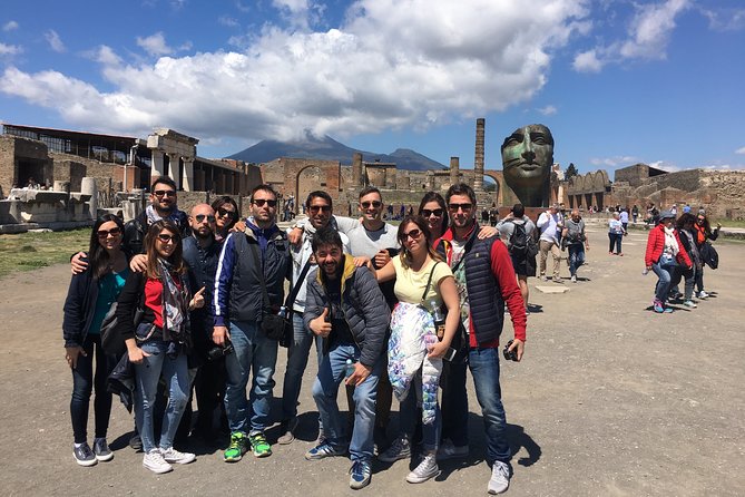 Pompeii and Herculaneum With Archaeologist, Small Group of 10!!! - Experienced Archaeologist
