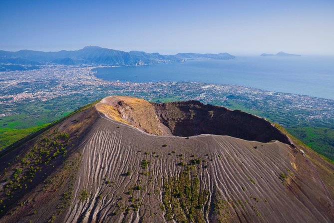 Pompeii and Mount Vesuvius Day Trip From Naples With Lunch - Pompeii Exploration