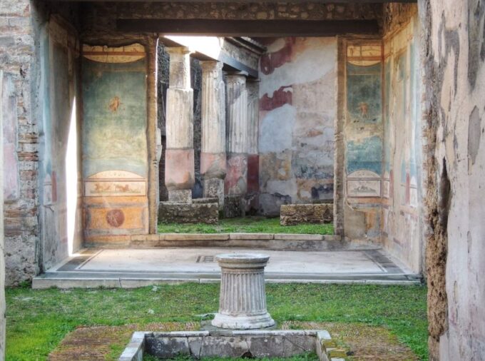 Pompeii and Mt Vesuvius: Full-Day Private Tour - Explore Pompeii With an Expert Guide