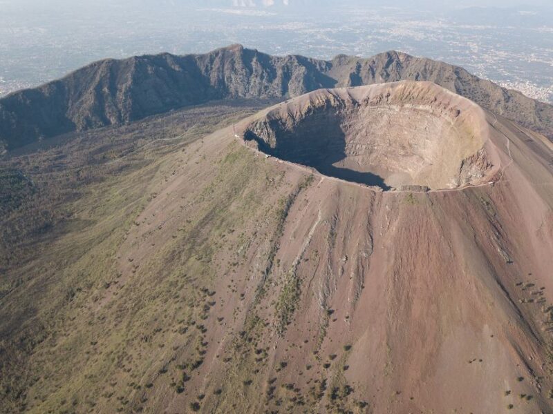 Pompeii: Day Tour of Pompeii and Vesuvius With Bus Transfer - Key Points