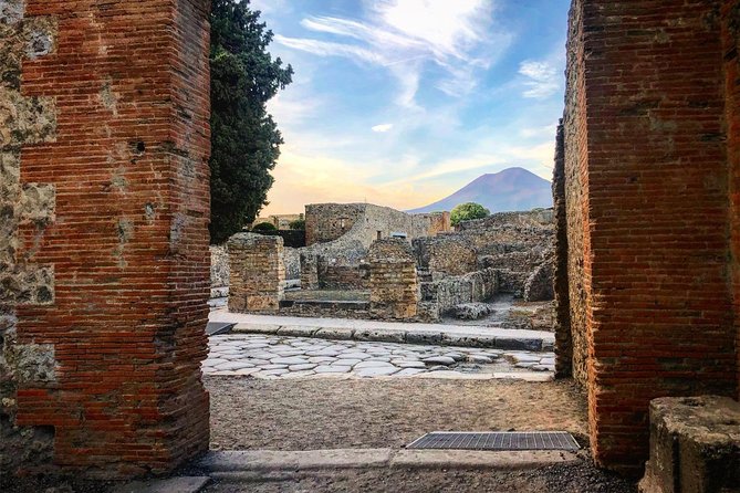 Pompeii Guided Tour From Amalfi Coast - Exploring Pompeii