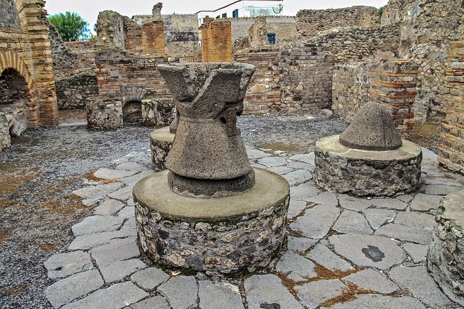 Pompeii Guided Walking Tour With Ticket - Guided Walking Experience