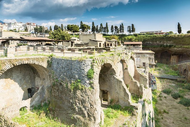 Pompeii, Herculaneum and Scenic Drive of the Mt. Vesuvius With Wine Tasting - Exploring Pompeii and Herculaneum
