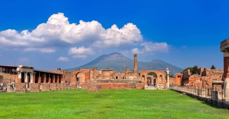 Pompeii: Herculaneum and Vesuvius Full-Day Tour - Key Points