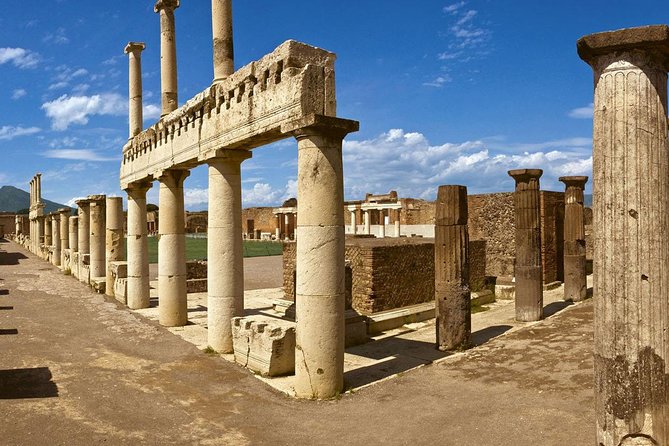 Pompeii & Herculaneum Archaeological Park Tour - Exploring Herculaneum