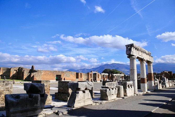 Pompeii Must-See Attractions Guided Tour With Skip-The-Line Access - Guided Tour Experience