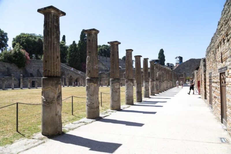Pompeii: Private 2–Hour Archaeological Site Guided Tour - Experience Highlights