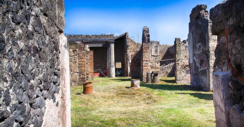 Pompeii: Private 2–Hour Archaeological Site Guided Tour - Tour Details