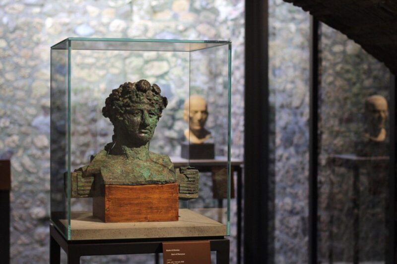 Pompeii: Private Guided Tour With an Archaeologist - Key Points