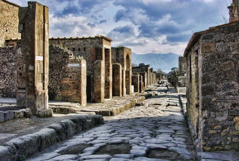 Pompeii: Skip-The-Line Entry Ticket With Book - Key Points