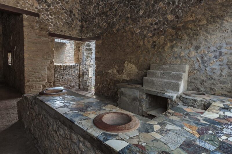 Pompeii Skip the Line Ticket + Guide Book With Itineraries - Customer Feedback and Ratings Overview