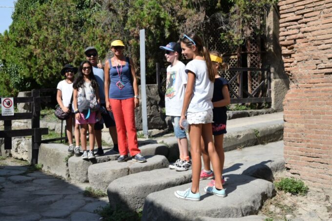 Pompeii Skip-The-Line Tour With Expert Archeological Guide - Guide Expertise and Transportation