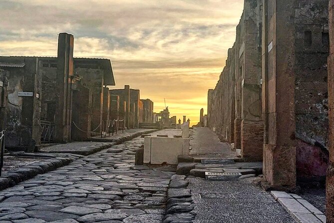 Pompeii Skip the Line With Specialized Guide at Sunset - Recap