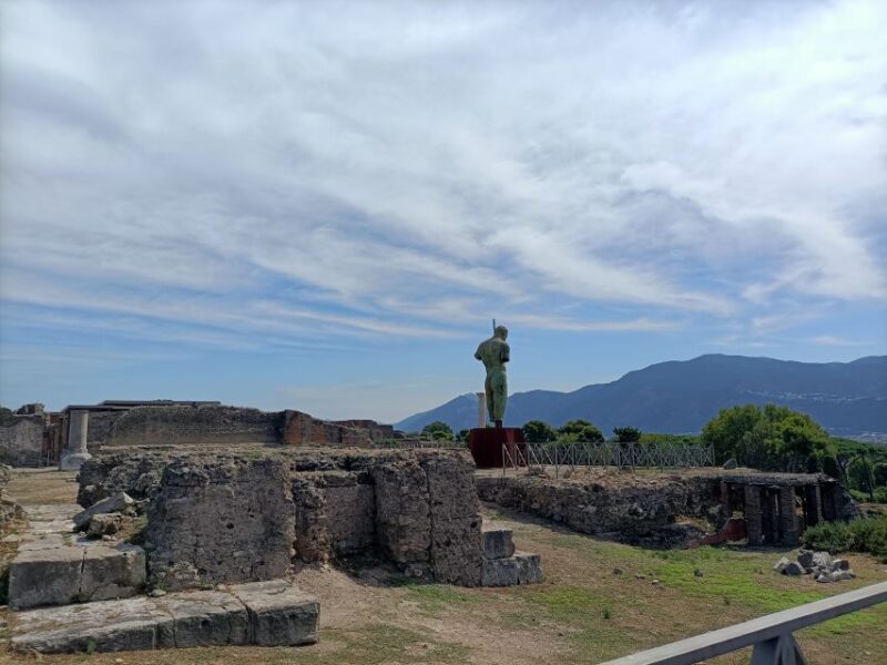Pompeii: Small-Group Guided Tour With Skip-The-Line Entry - Tour Features