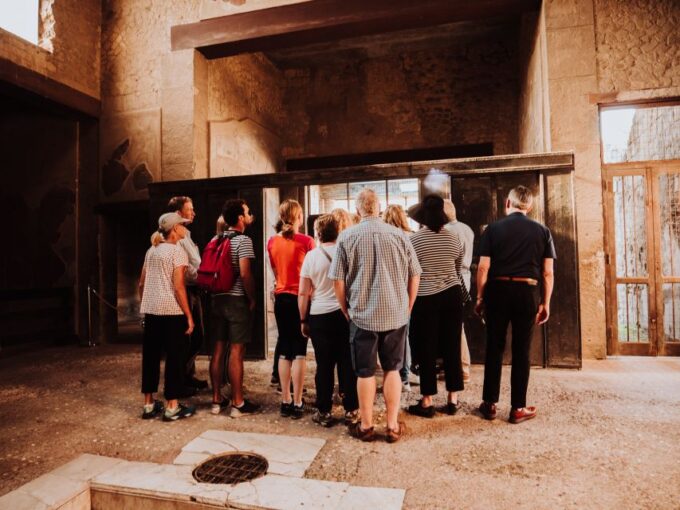 Pompeii: Small-Group Tour of Pompeii and Herculaneum - Train to Herculaneum