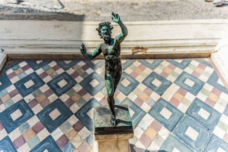 Pompeii: Small Group Tour With an Archaeologist - Guided Experience and Languages