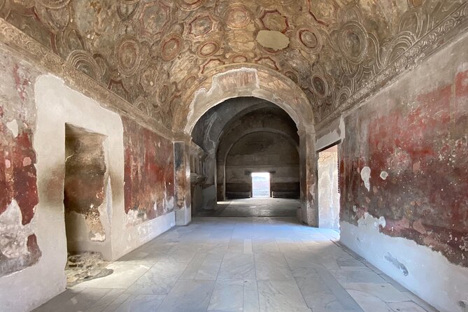 Pompeii Small Group With an Archaeologist and Skip the Line - Meeting and Pickup