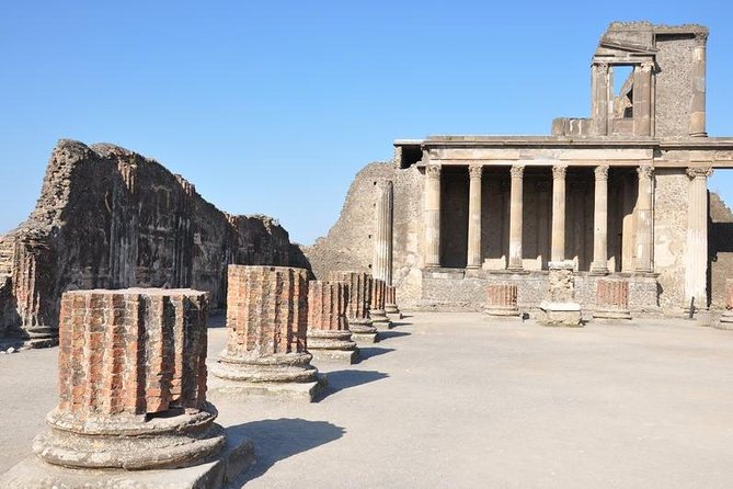 Pompeii Small Group With an Archaeologist - Skip the Line - Personalized Small Group