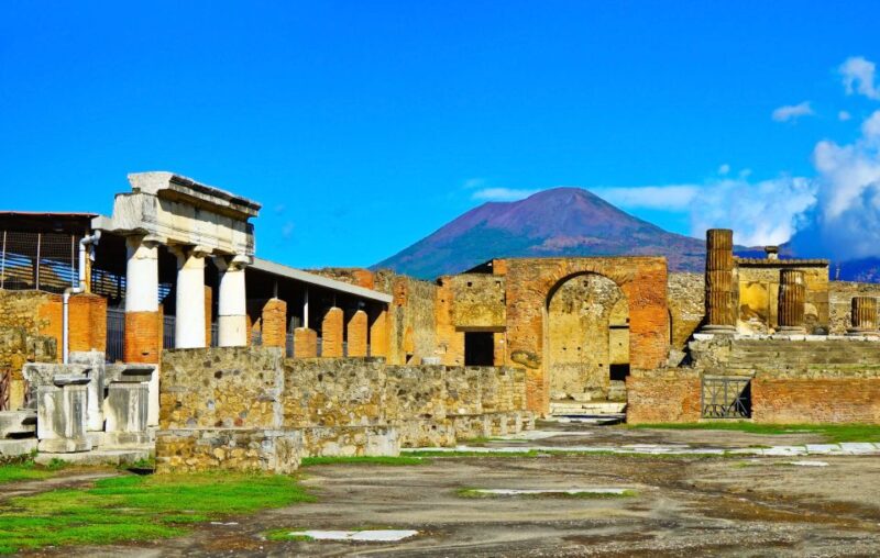 Pompeii: Sunset Archaeological Tour With Archaeologist Guide - Experience Highlights