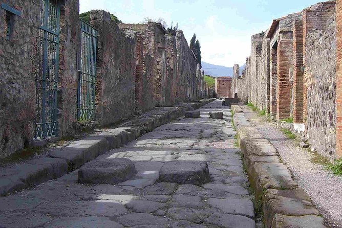 Pompeii the Buried City - Appreciating Pompeiis Artistic Treasures