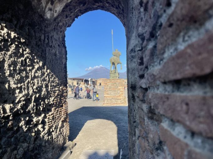Pompeii: the Forum & via Dell Abbondanza - Exploring via Dell Abbondanza