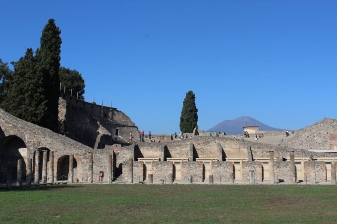 Pompeii: the Slow Tour - Daily Life in Ancient Rome