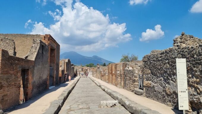 Pompeii: the Slow Tour - Tour Logistics and Accessibility