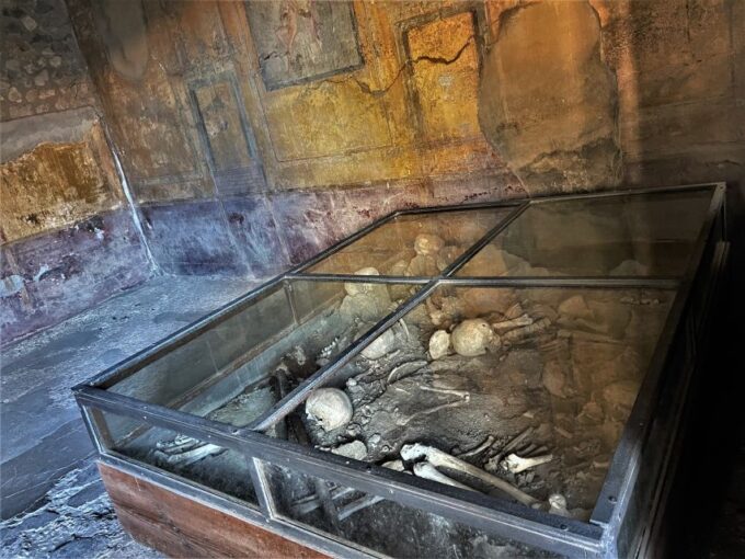 Pompeii : Theaters and the Garden of Fugitives - Frequently Asked Questions
