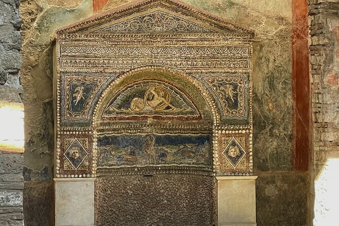 Pompeii Tour of 2 Hours and 30 Minutes With Archaeological Guide - Group Size