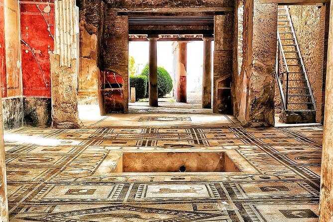 Pompeii Tour With LOCAL GUIDE and SKIP the LINE Entrance - Exploring the Ruins of Pompeii