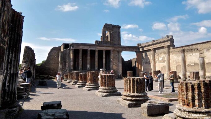 Pompeii VIP 3h Tour: Skip-The-Line With Your Archaeologist - Important Information