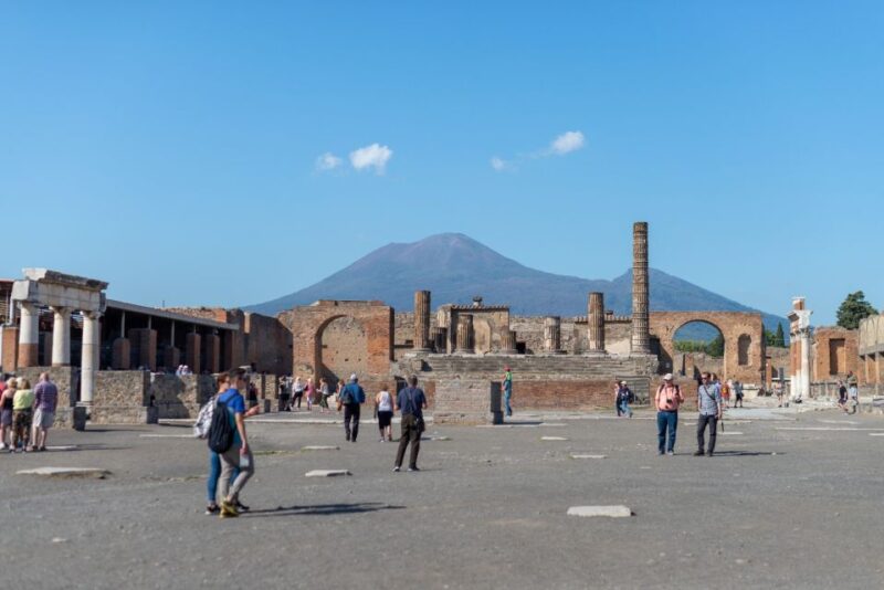 Pompeii & Virtual Museum Private 2-in-1 Kids Tour - Meeting Point