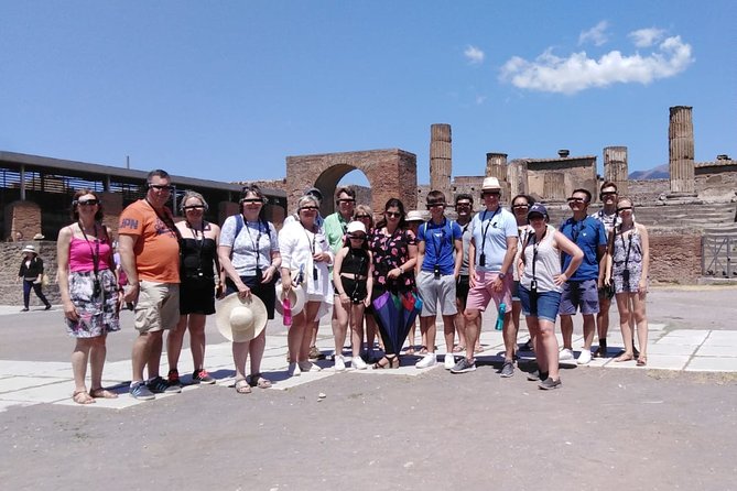 Pompeii: Walking Tour With 3D Glasses and With Entrance Ticket - Exploring Pompeii