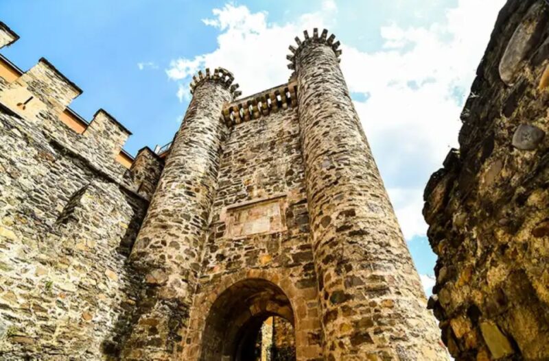 Ponferrada: Castle of the Templars Entry and Guided Tour - Booking Information