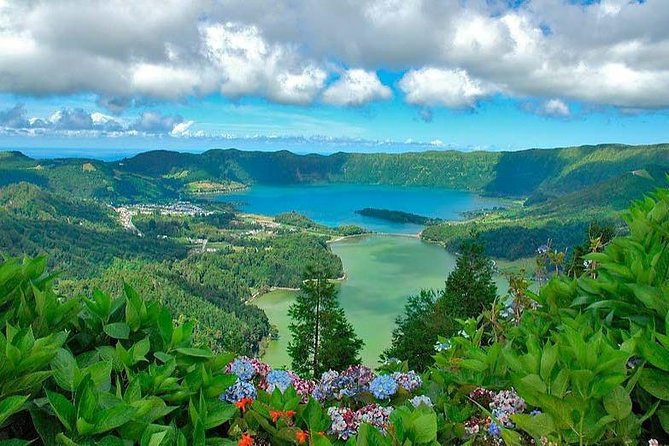 Ponta Delgada: SHORE EXCURSION to Sete Cidades Green & Blue Lakes - Key Points