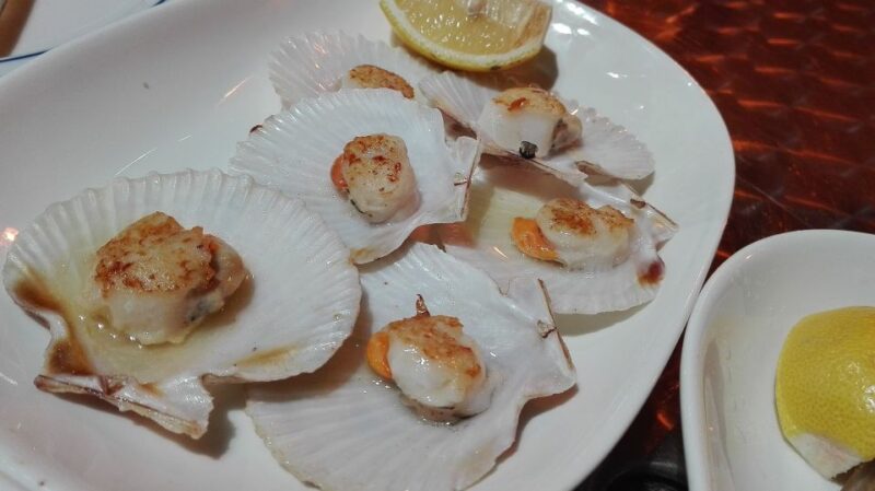 Pontevedra: Walking Tour and Galician Food Tasting - Exploring Pontevedras Historic Center