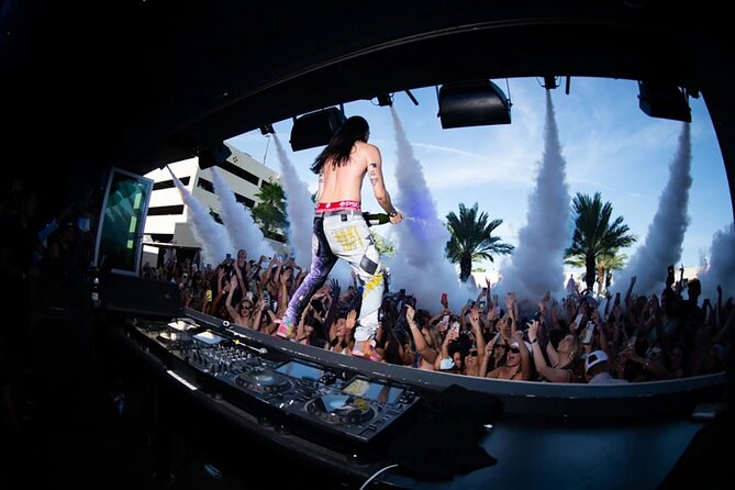 Pool Party in Miami With Open Bar, Party Bus & Entry Included - Event Overview
