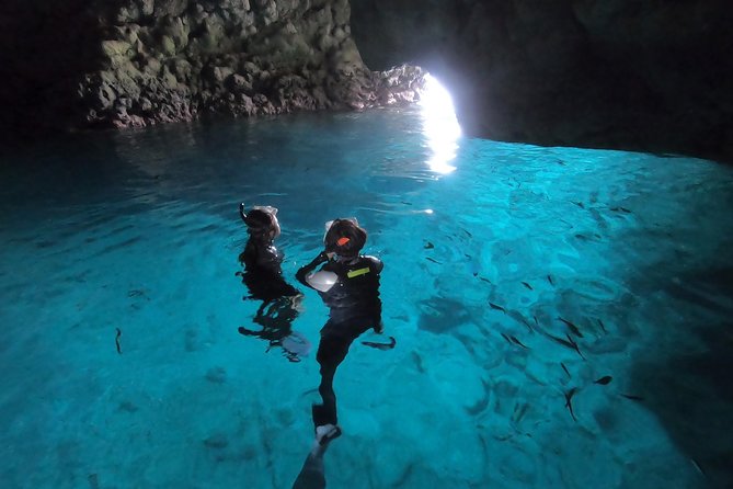 Popular Blue Cave Snorkel! [Okinawa Prefecture] Feeding & Photo Image Free! English, Chinese Guide Available! - Group Size and Location