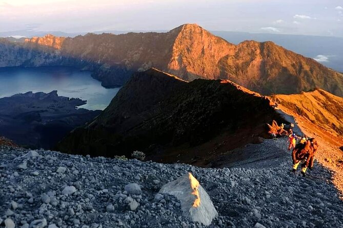 Popular Rinjani Trekking Tour Service To Summit For 2 Days Via Sembalun Trail - Inclusions and Amenities