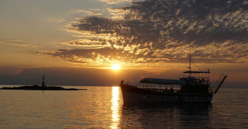 Poreč: Firework Sea Cruise - Good To Know
