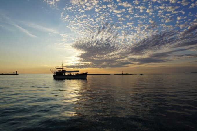 Poreč: Firework Sea Cruise - Tour Inclusions