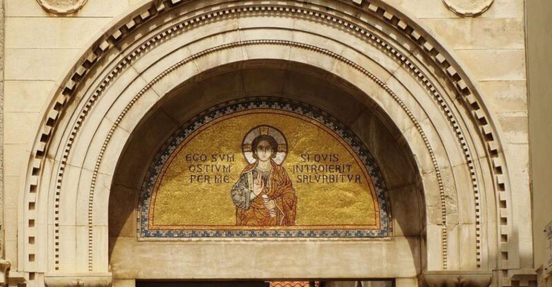 Porec: Private Old Town Walking Tour - Guide and Languages