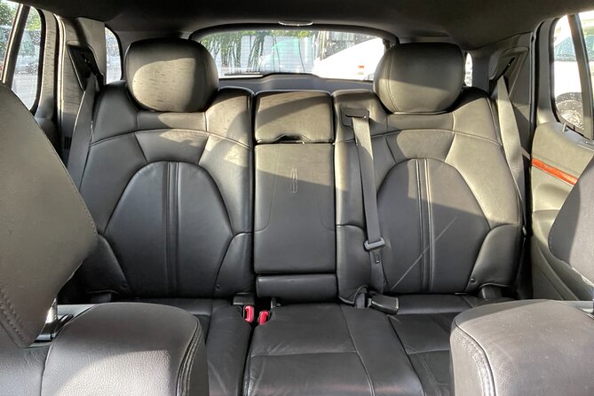 Port Canaveral to Orlando Airport MCO Luxury Sedan - Amenities