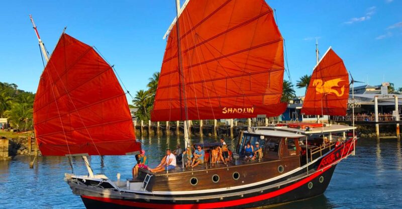 Port Douglas: Shaolin Seafood Lunch Sail, With Fresh Prawns - Culinary Experience