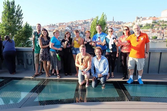Port Wine Lodges Tour Including 7 Portwine Tastings (English) - Meeting and Pickup