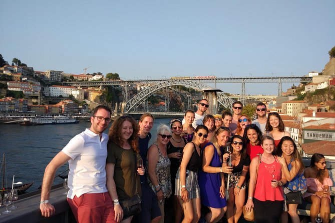 Port Wine Lodges Tour Including 7 Portwine Tastings (English) - Tour Group Size